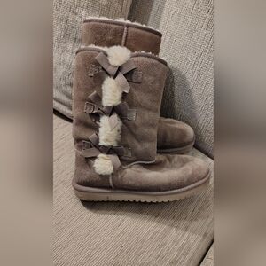 Koolaburra Brown Suede Boots with Bow Details Size 8